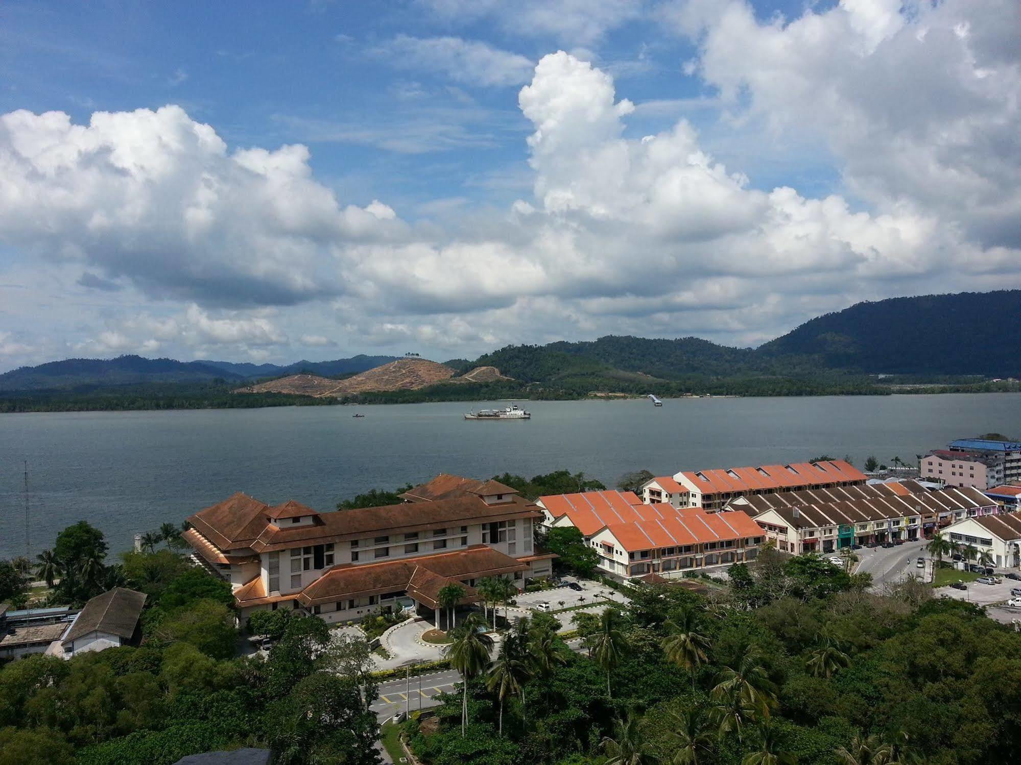 Lumut Valley Resort Condominium Екстериор снимка